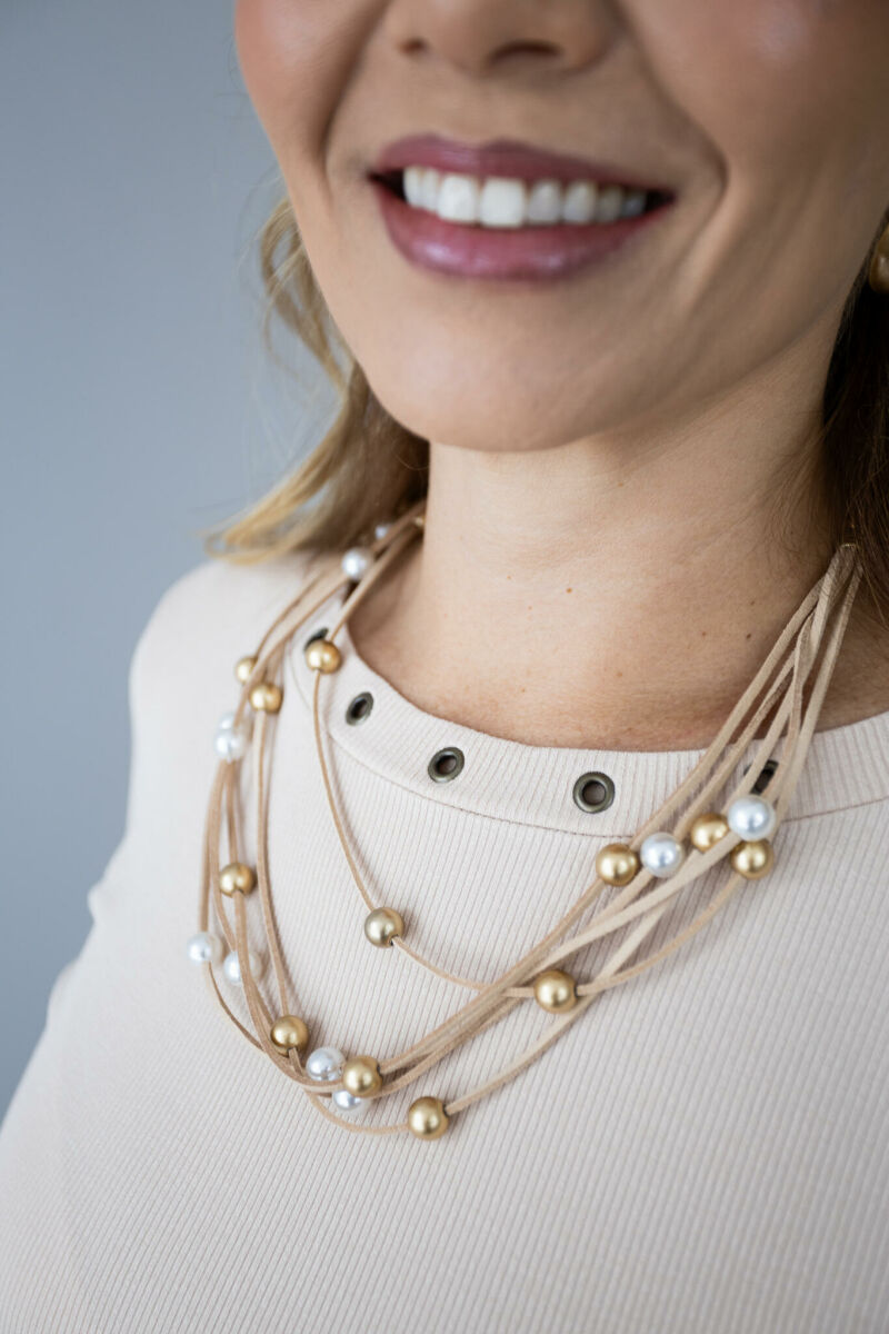Imagem de Blusa Ludmila com Detalhes de ilhós metálico - Amêndoa